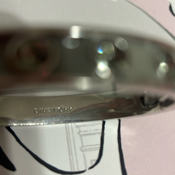 Givenchy bangle - Picture 2 of 3